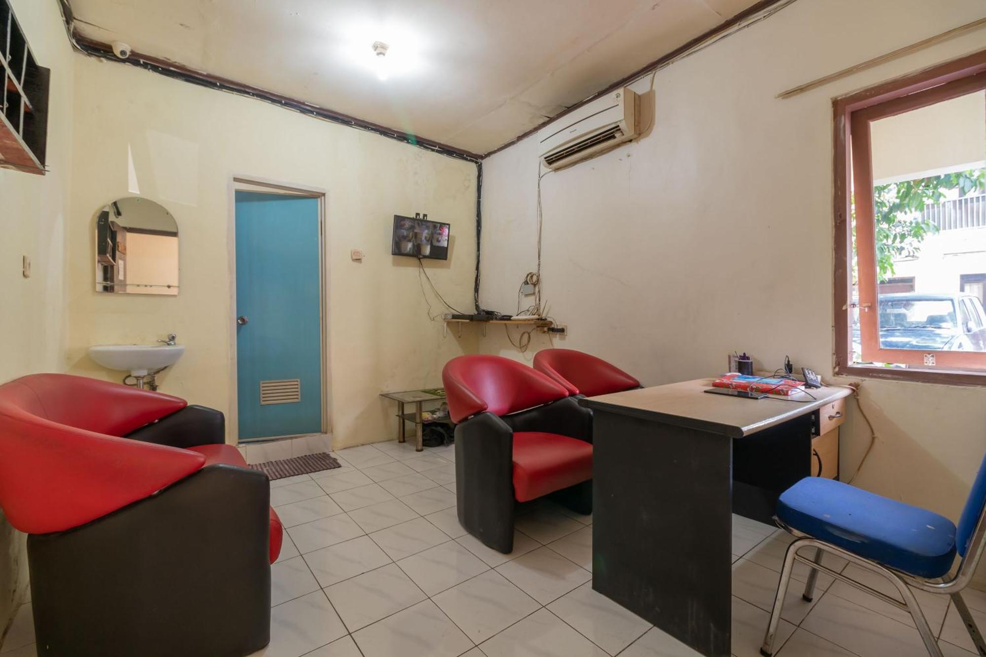 Reddoorz Near Pondok Indah Water Park Cakarta Dış mekan fotoğraf