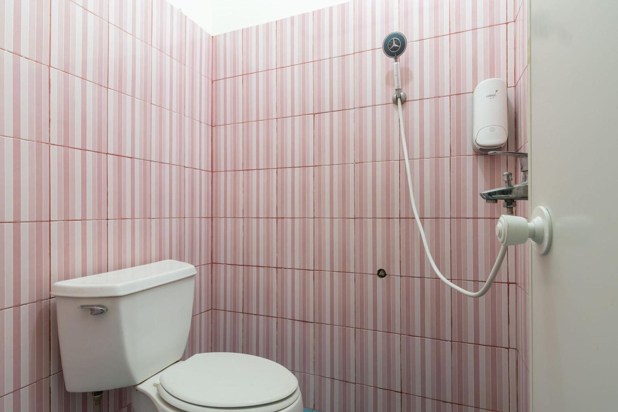Reddoorz Near Pondok Indah Water Park Cakarta Dış mekan fotoğraf